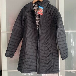 Great, brand new puff jacket, complement body shape and very comfortable.